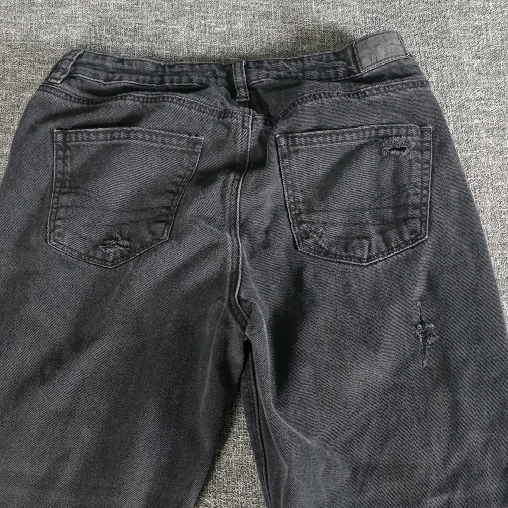 American Eagle High Rise Mom Jeans Black Distressed Denim Size 10 Short - Picture 3 of 11